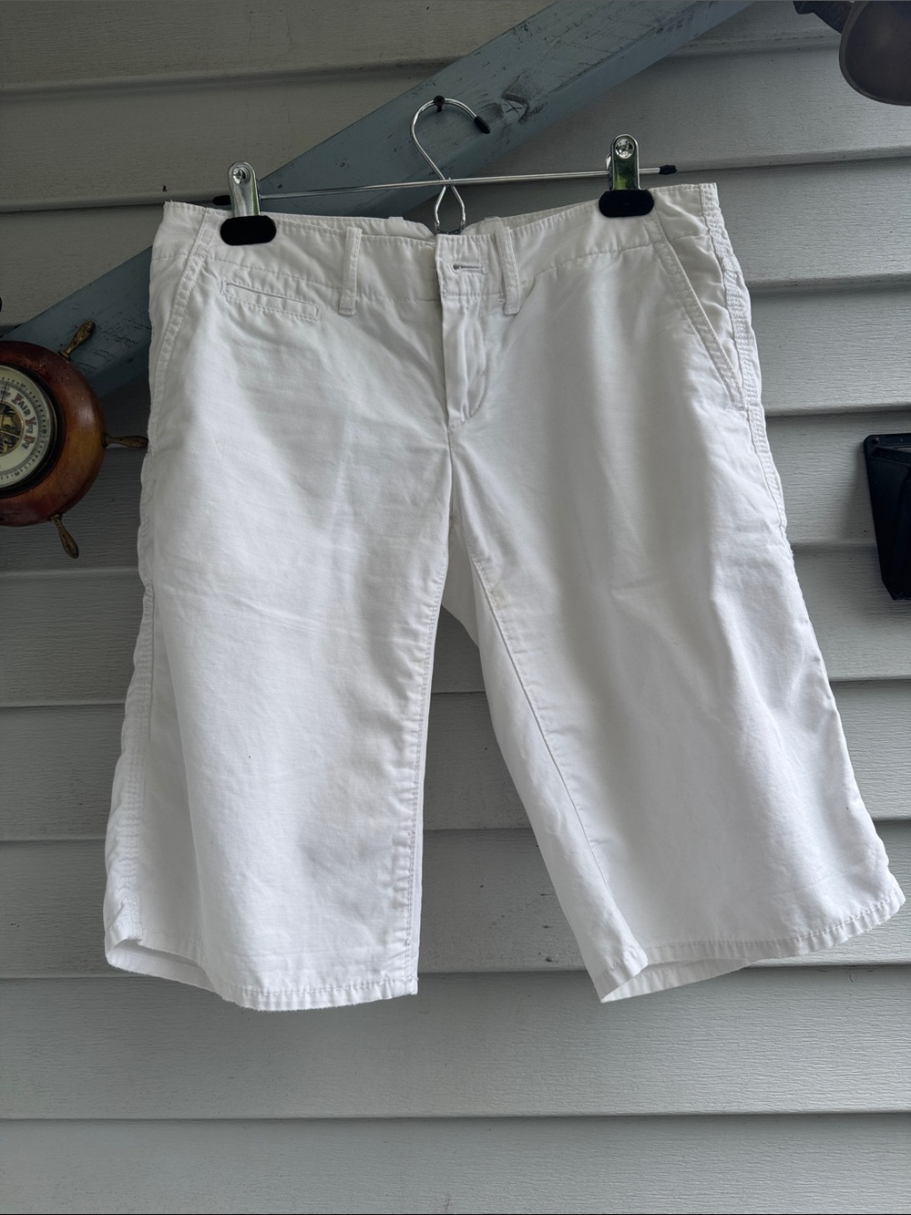 GAP Women's White Flat Front Shorts